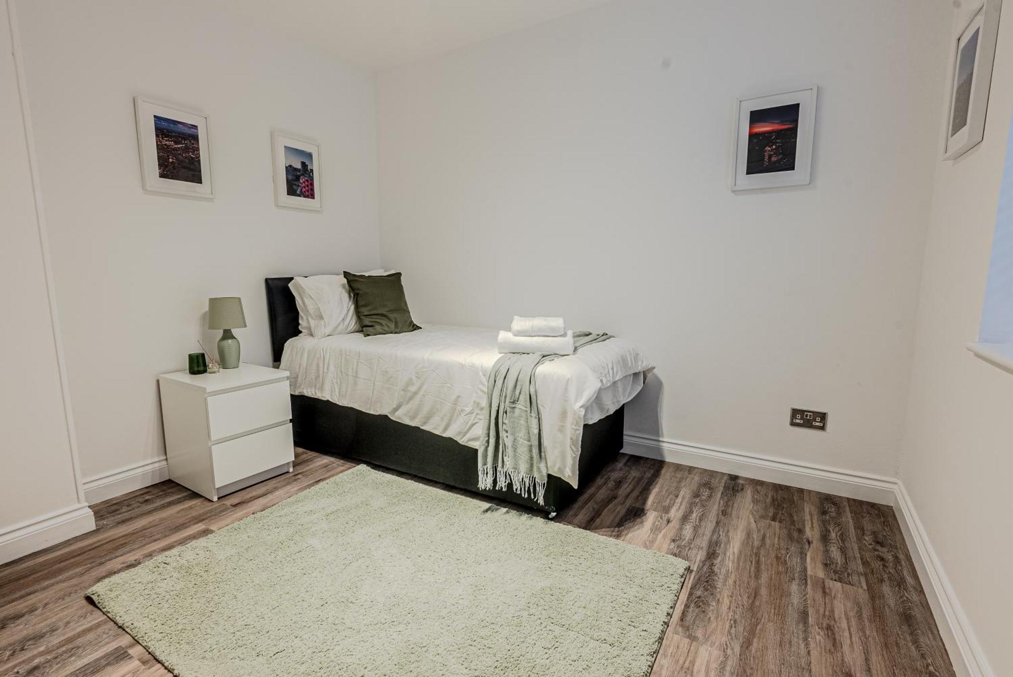 Stunning Three Bedroom Townhouse In The Jewellery Quarter, Birmingham City Centre Sleeps 5- Free Parking Екстер'єр фото